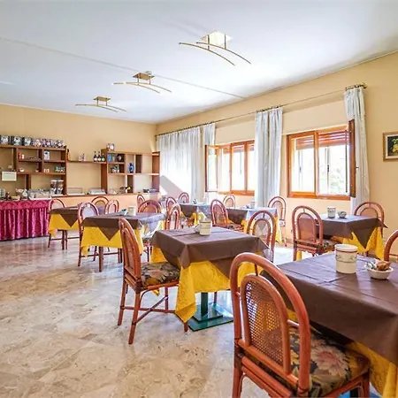 Kristall Hotel
