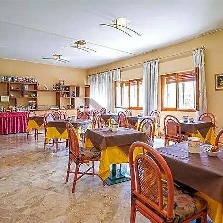 Kristall Hotel 3*